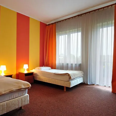 Obok Lasu מלון גרבישאו