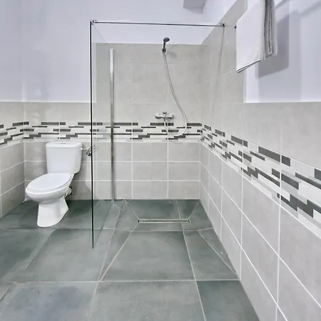 Obok Lasu גרבישאו