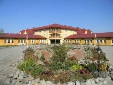 מלון Obok Lasu גרבישאו