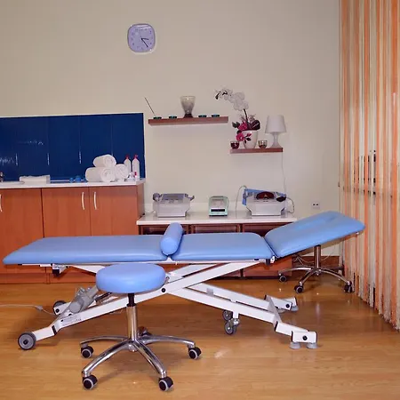 מלון Obok Lasu 3*